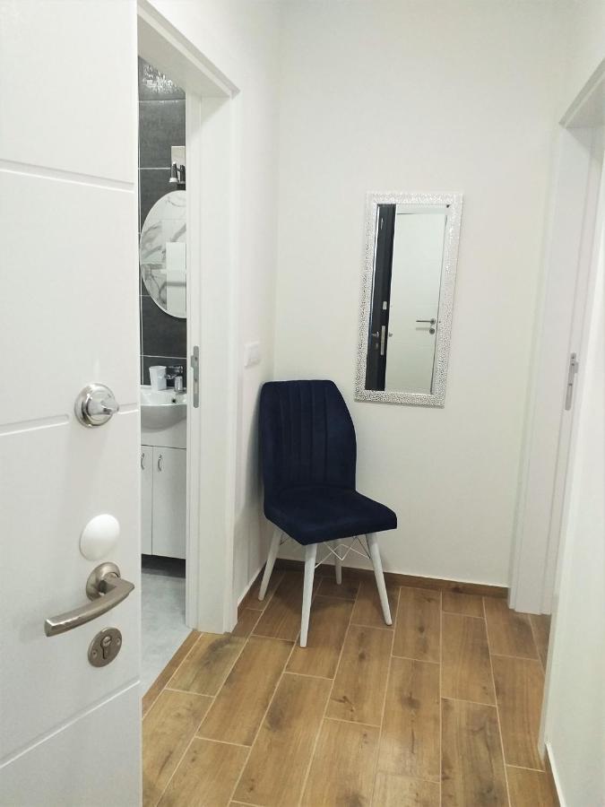 Apartman Astra Sremska Mitrovica Bagian luar foto