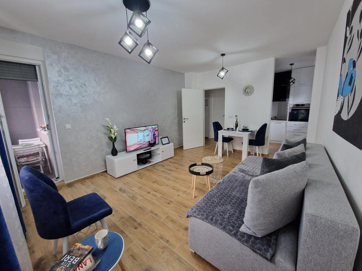 Apartman Astra Sremska Mitrovica Bagian luar foto