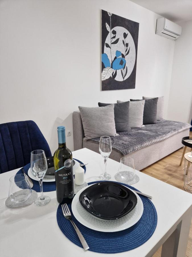 Apartman Astra Sremska Mitrovica Bagian luar foto
