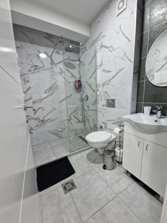 Apartman Astra Sremska Mitrovica Bagian luar foto