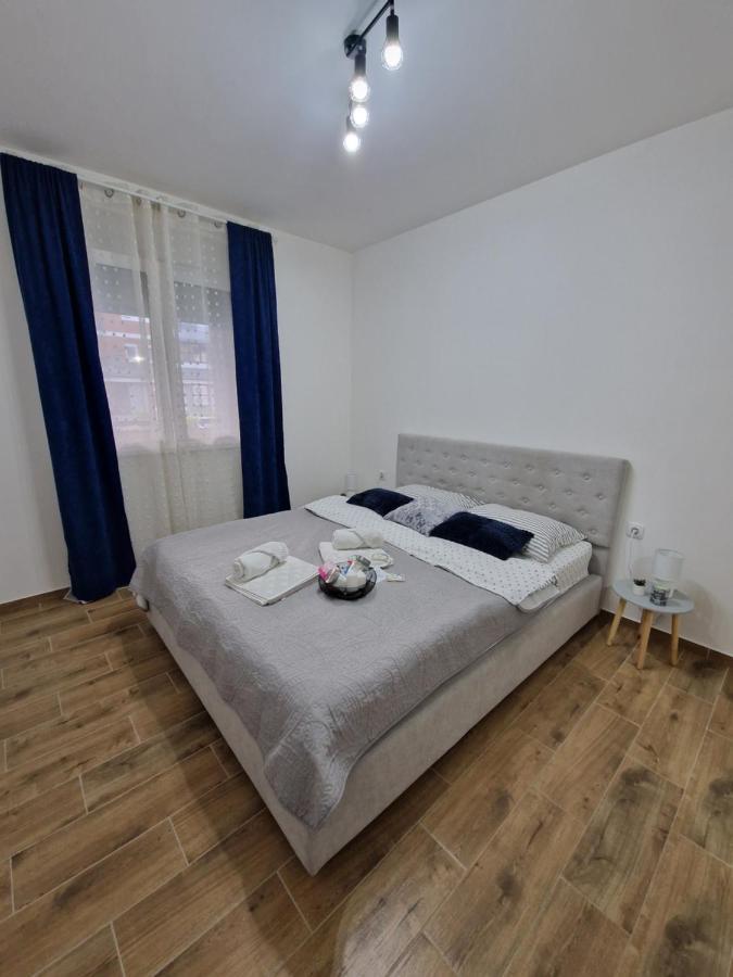 Apartman Astra Sremska Mitrovica Bagian luar foto