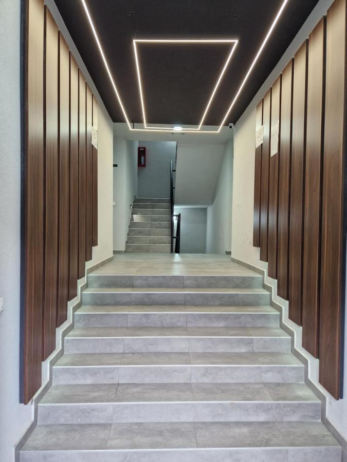 Apartman Astra Sremska Mitrovica Bagian luar foto